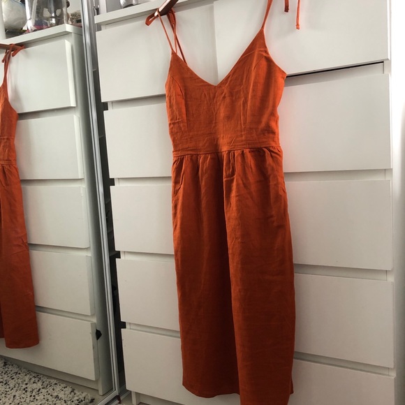 Dresses & Skirts - Linen Midi Dress